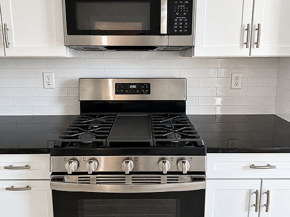 5th image of 92 Callahan Ct