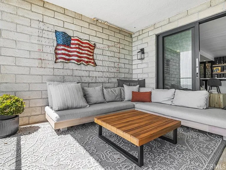 410 Corto Ln #9 — Photo 4