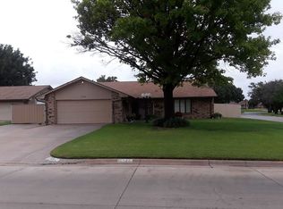 2306 Heritage Trl, Enid, OK 73703
