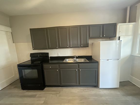 2nd image of 1728 Paxton St