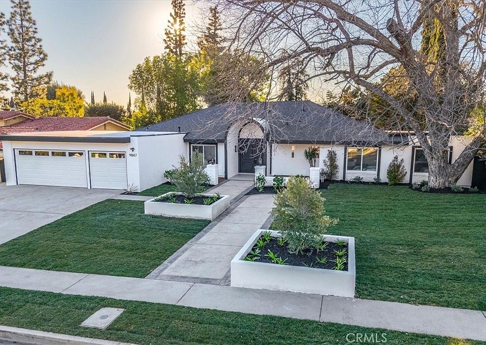 1st image of 9847 Bothwell Rd