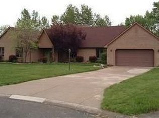 7600 Essington Cir, Dayton, OH 45459