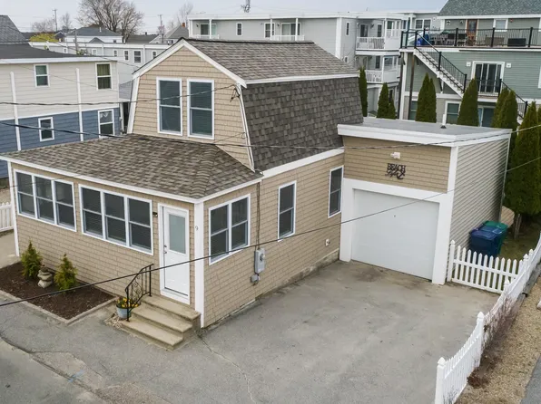 9 Dover Avenue, Hampton, NH 03842