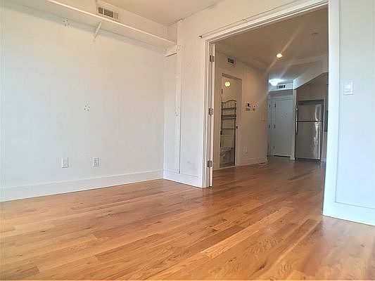 3rd image of 105 Troutman St #3F