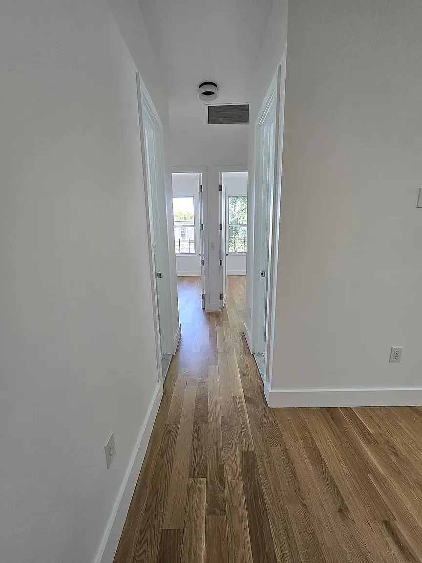9 Grant Avenue — Photo 4