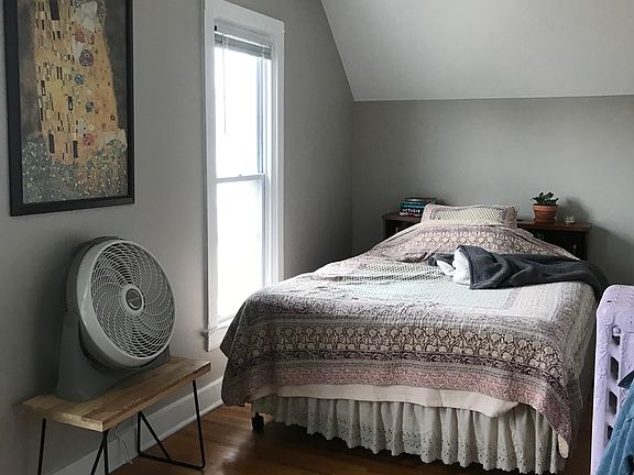 3rd image of 310 N 1st St #2