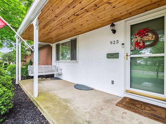 5th image of 923 Brentford Dr