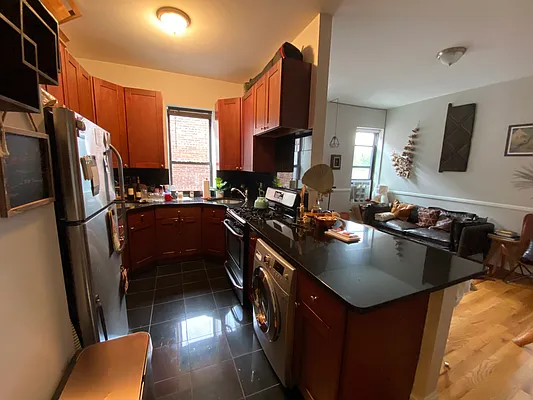 Rented by Mdays Realty | media 12