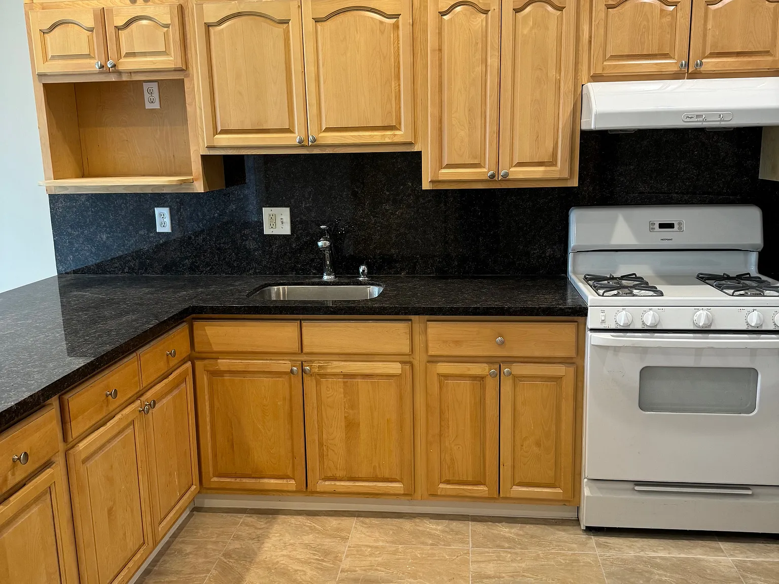 1 bed, 550 sqft, $1,795 — Photo 3