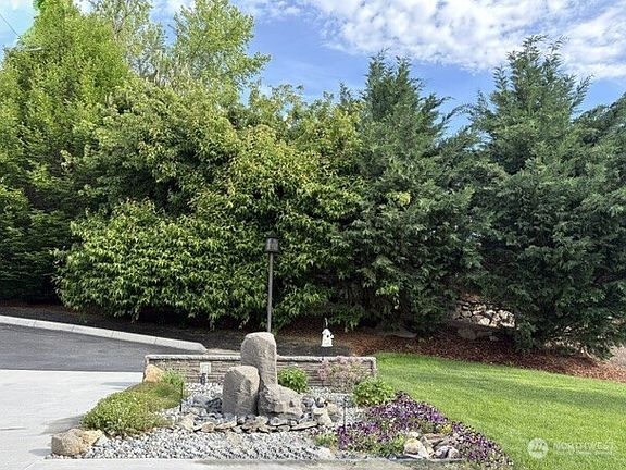 3rd image of 4062 Knowles Road