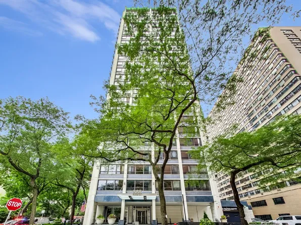 222 E Pearson St, Chicago, IL