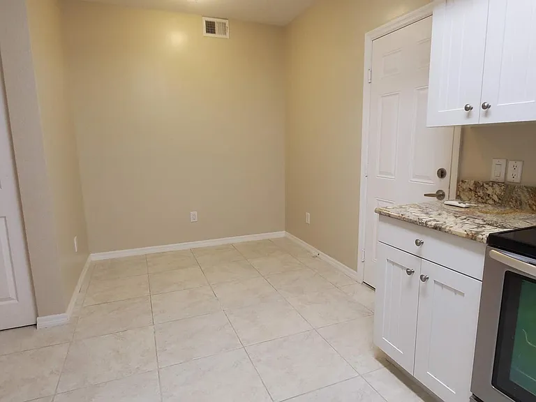 5421 Admiral Way — Photo 22