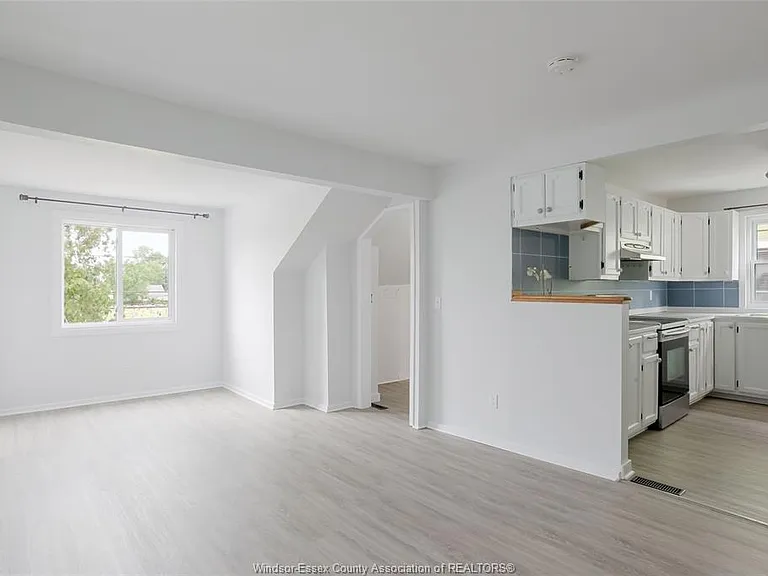 1453 Marentette Ave #UPPER — Photo 17