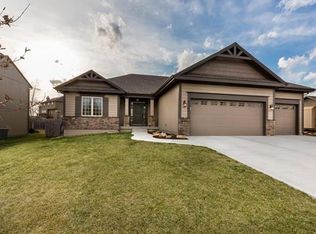 21046 Skyview Ln, Spring Hill, KS 66083