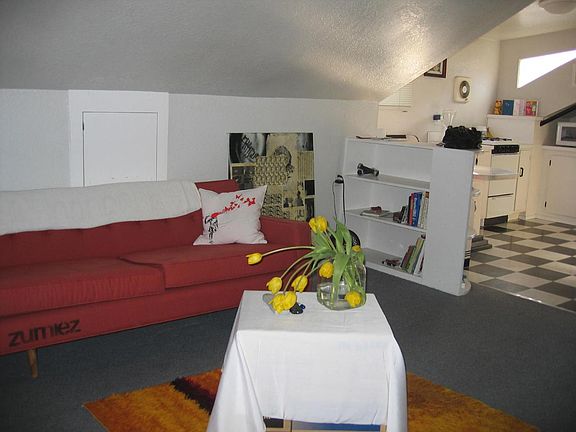 3rd image of 324 W Washington St #5