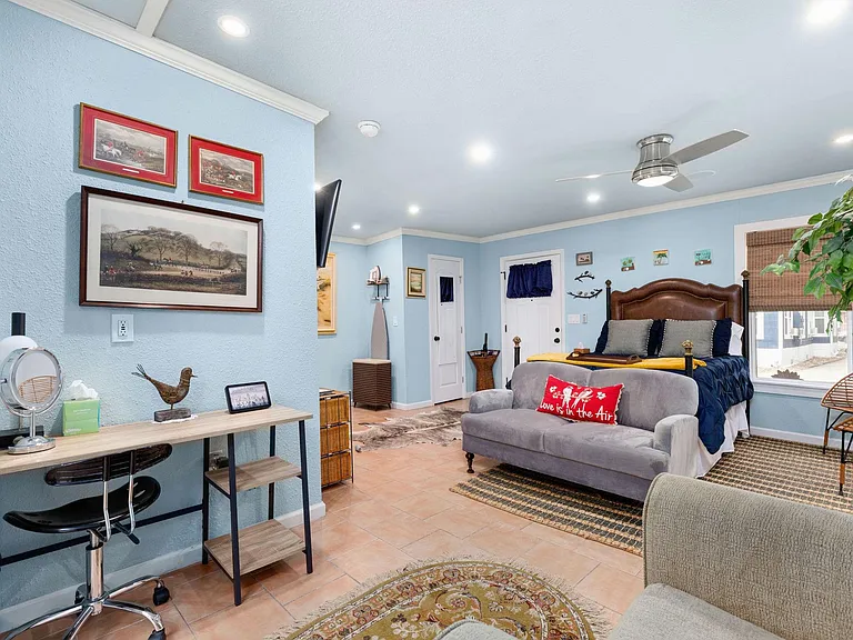 W Russell Pl — Photo 9