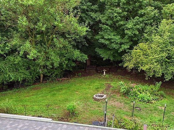 3rd image of 4015 N Saymore Ct
