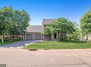 2690 Snowdrift Cir E, Maplewood, MN 55119