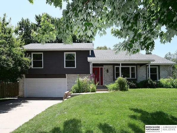 7821 Lake St, Lincoln, NE 68506