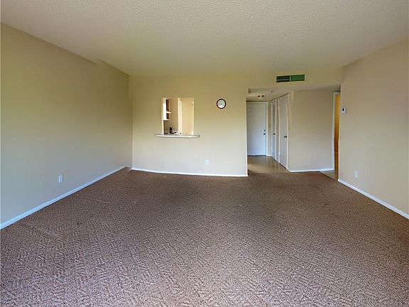 2nd image of 1920 W Lakeview Blvd APT 2