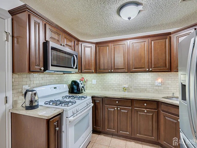 150 Prestwick Way — Photo 11