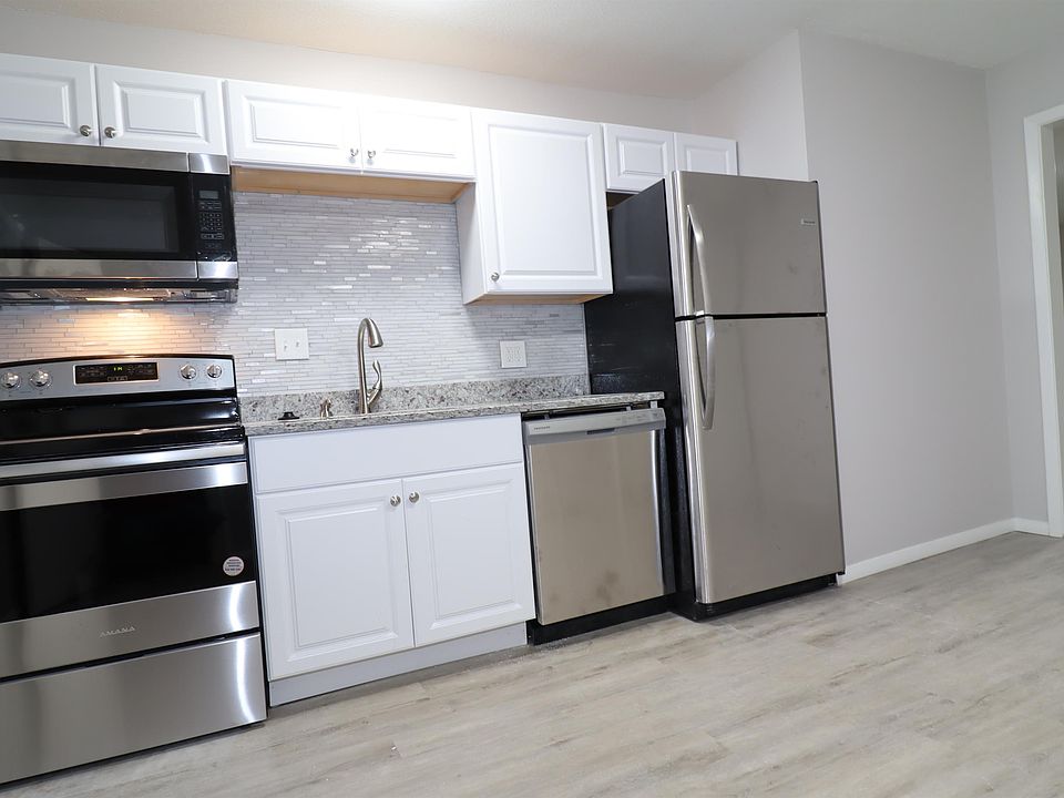 1st image of 139 Litchfield Pines Dr