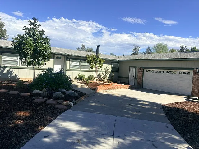 4 bed, 1608 sqft, $2,800 — Photo 2