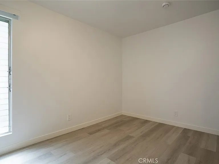 11801 Rexford Rd — Photo 12