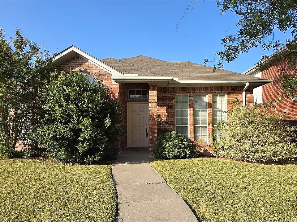 2205 Chapman Dr