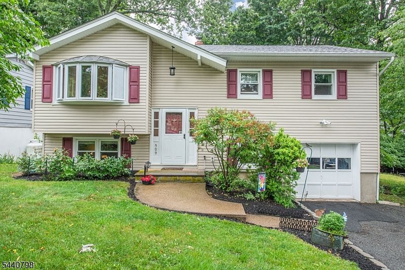 1st image of 309 Knox Way