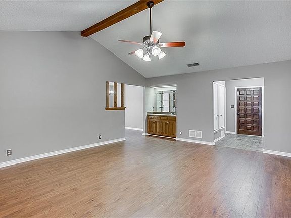 4th image of 704 High Meadow Dr
