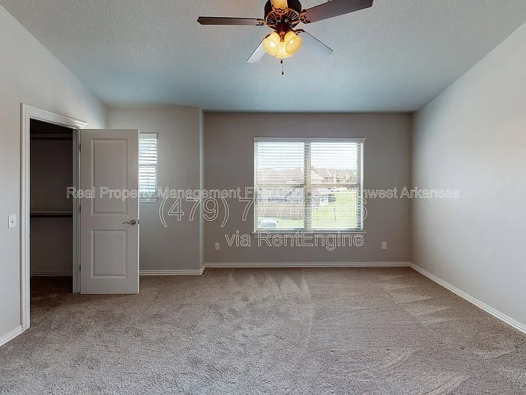 2702 W Kilimanjaro Way — Photo 9