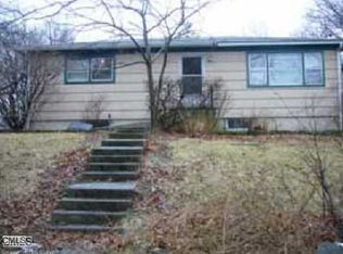 94 Berkeley Pl, Bridgeport, CT 06610