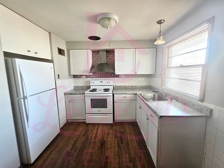 623 Ludlow Dr — Photo 5