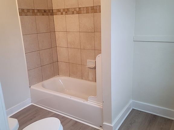 4th image of 1012 Dohrman St #7