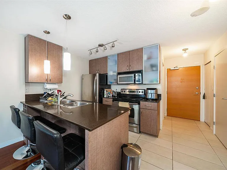909 Mainland St #2105 — Photo 10