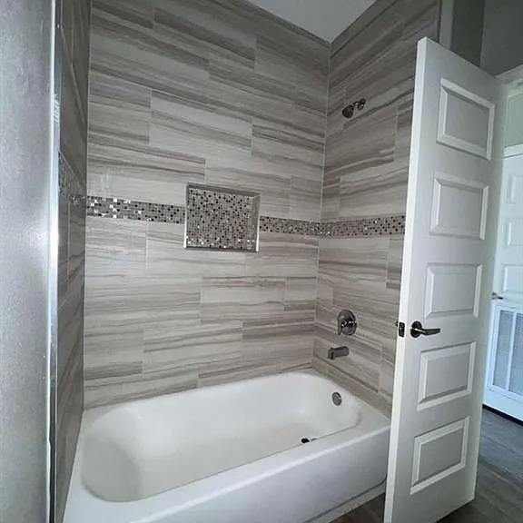 5007 N Winona Dr #3 — Photo 8