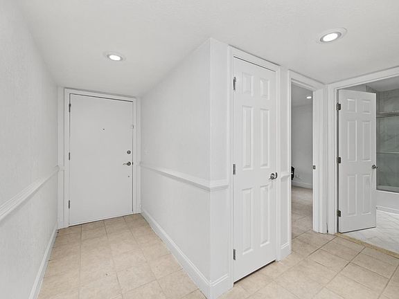 4th image of 317 W Sierra Ave APT 122