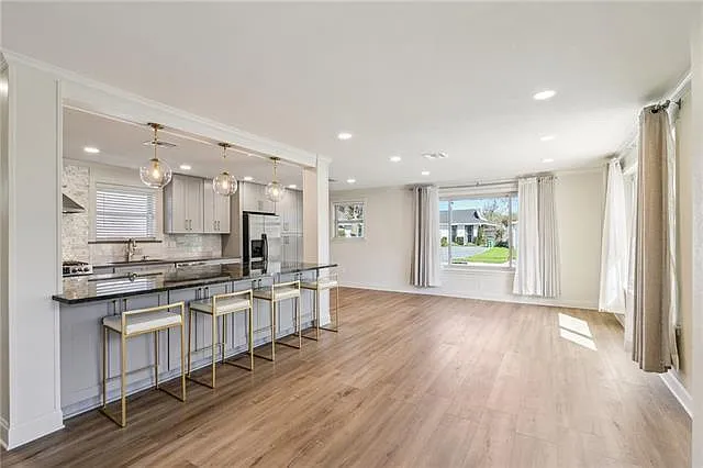 444 Beverly Garden Dr — Photo 3