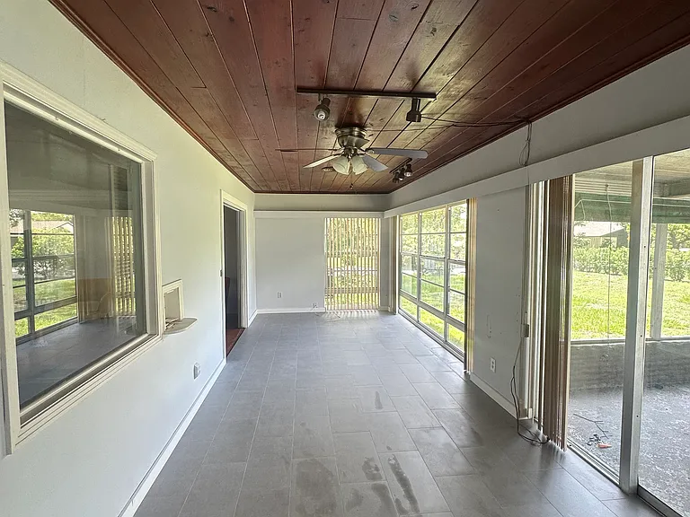 W Beacon Rd — Photo 11