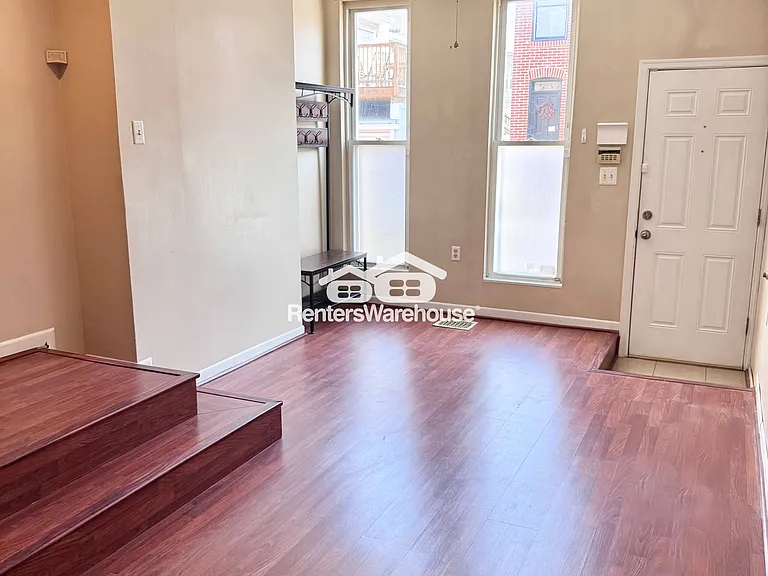 1516 Clarkson St — Photo 2