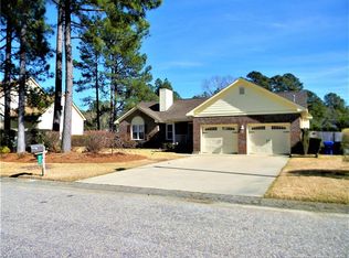 1943 Oakview Dr, Fayetteville, NC 28304
