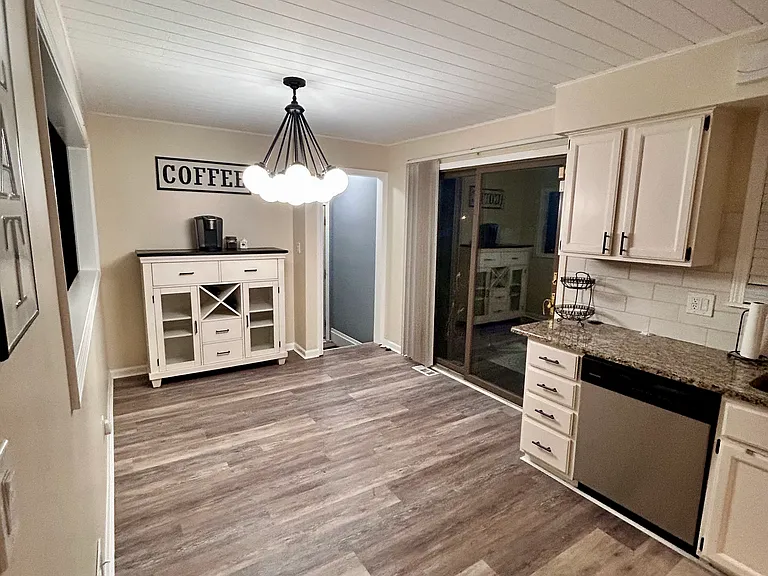 38485 Monmouth St — Photo 7