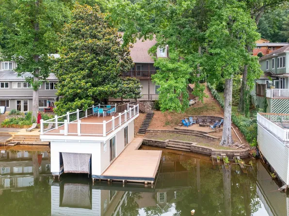 1214 E Lakeshore Dr, Landrum, SC 29356