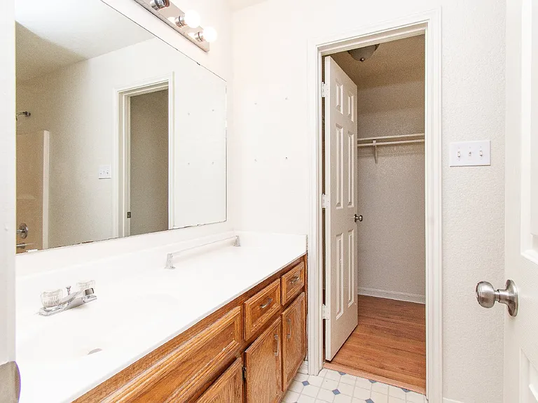 405 Deloris Dr — Photo 17