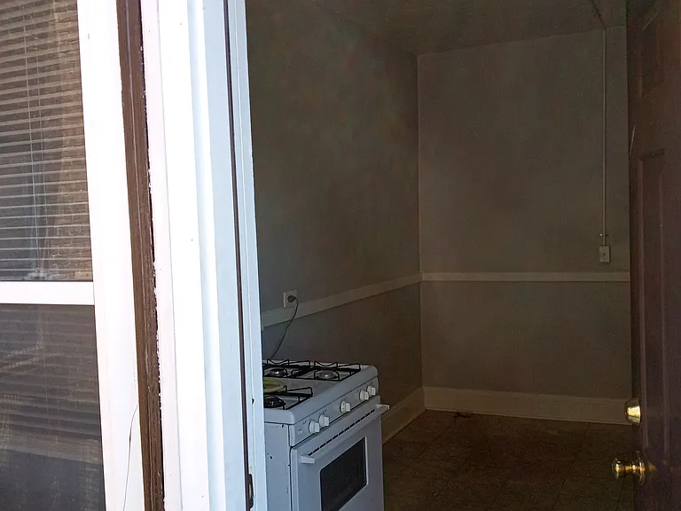 Hall Apartments — Photo 11