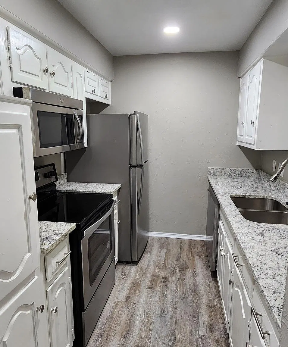 2 bed, 1.5 bath, 1050 sqft, $1,200 — Photo 1