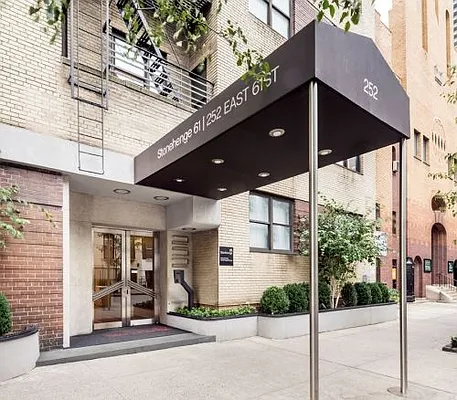 Rented by Stonehenge NYC LLC | media 19