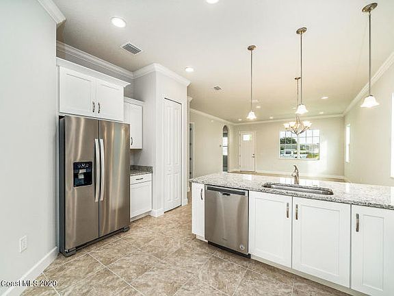 2nd image of 658 Lorelei Ave