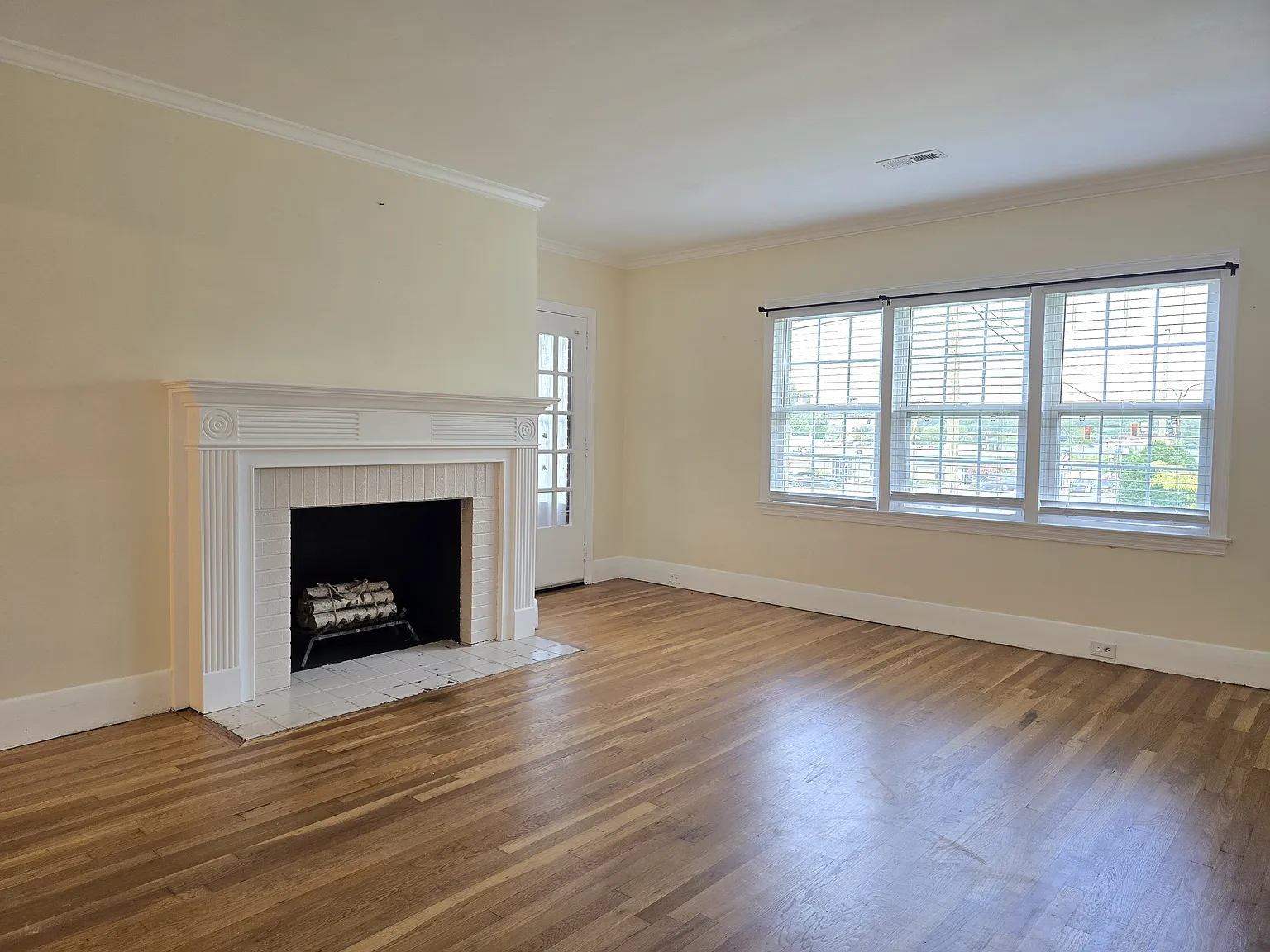 2 bed, 1250 sqft, $1,450 — Photo 3